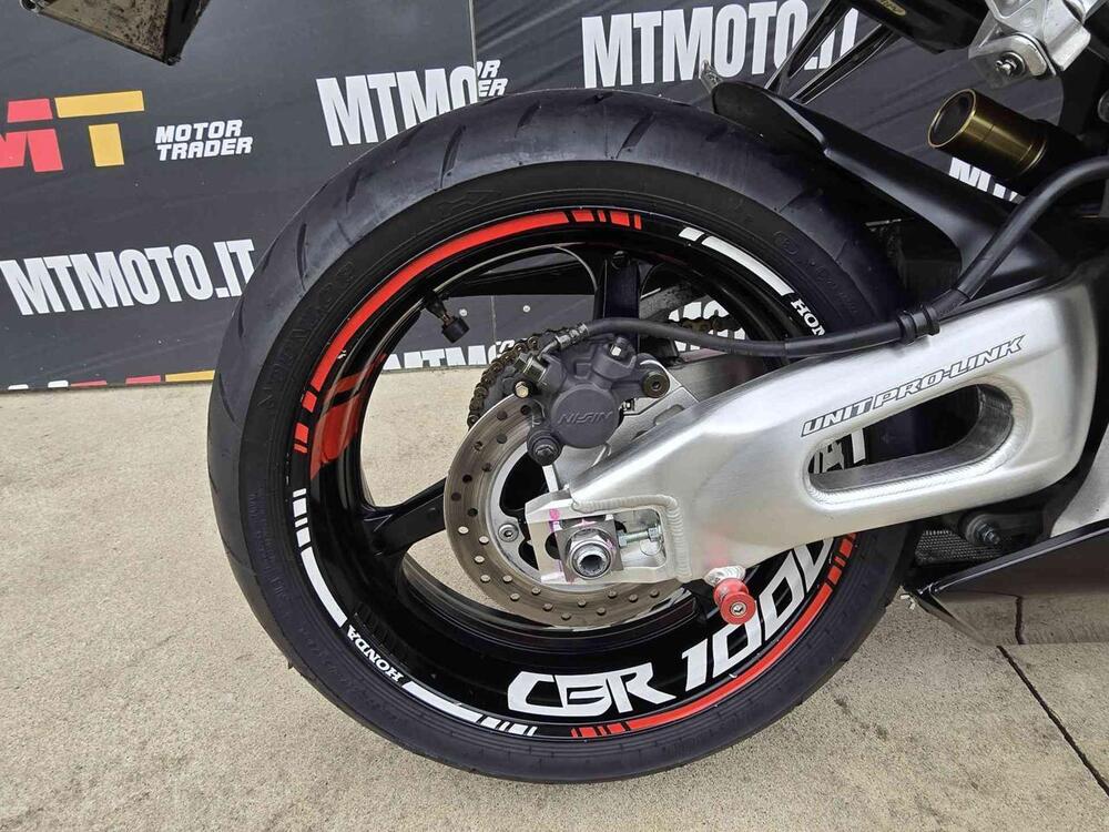 Honda CBR 1000 RR Fireblade (2004 - 05) (11)