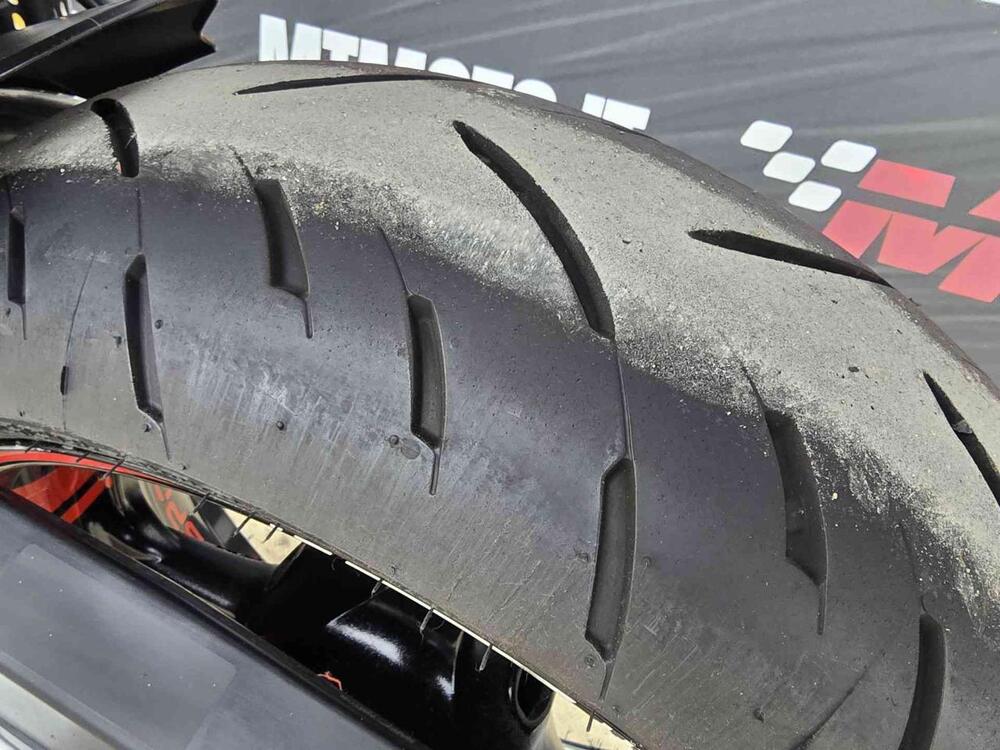 Honda CBR 1000 RR Fireblade (2004 - 05) (12)