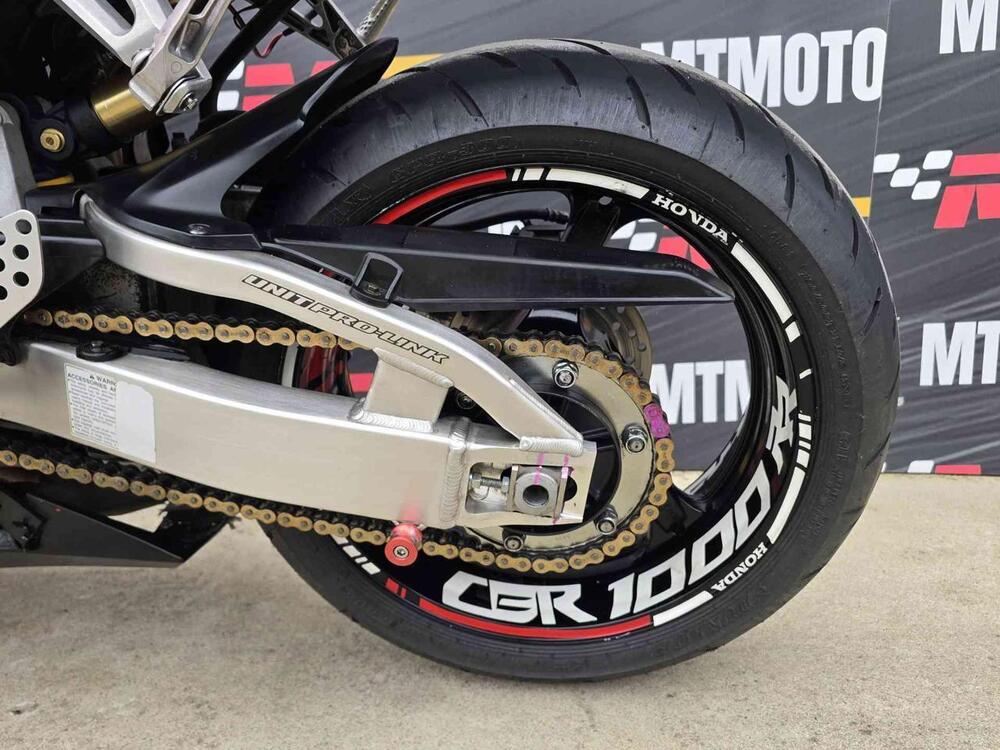 Honda CBR 1000 RR Fireblade (2004 - 05) (10)