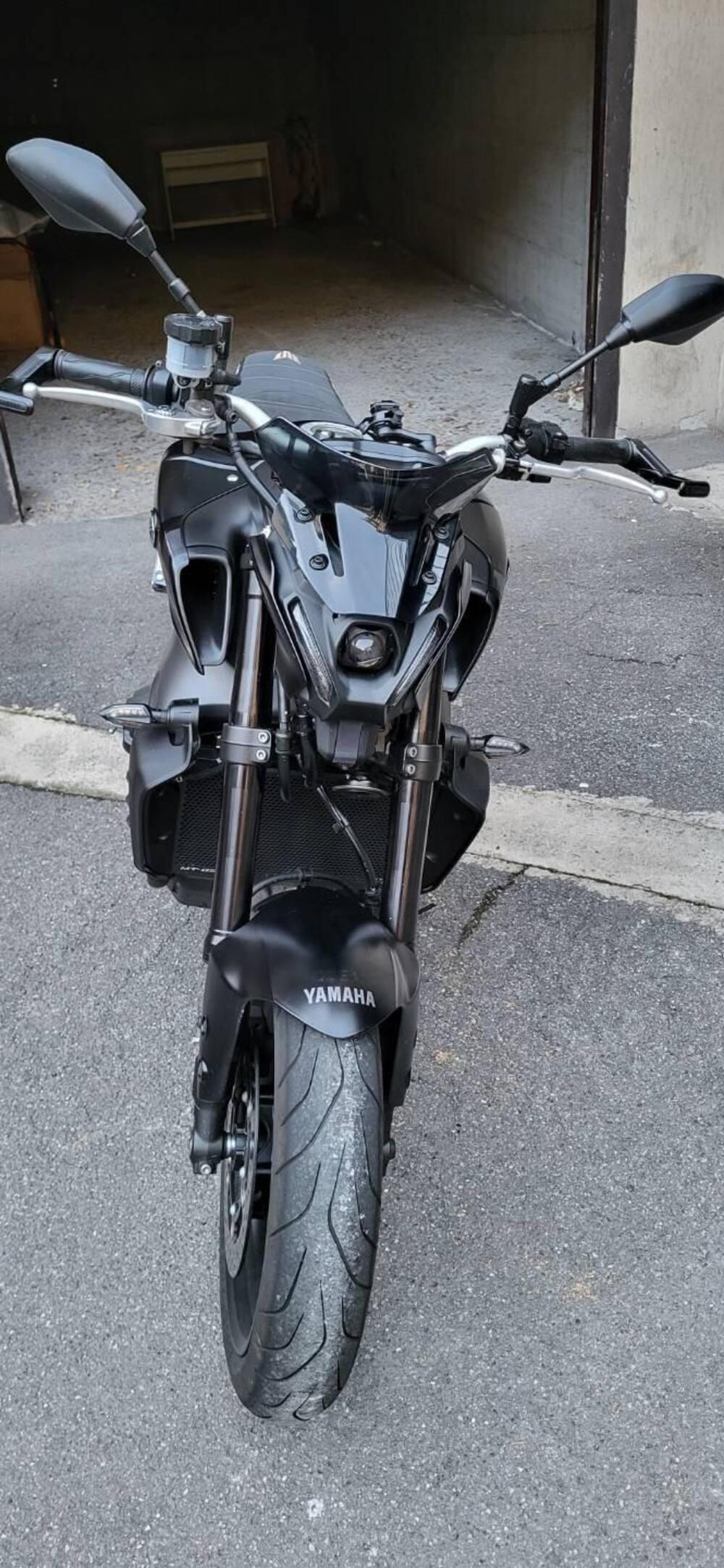 Yamaha MT-09 (2021 - 23) (2)