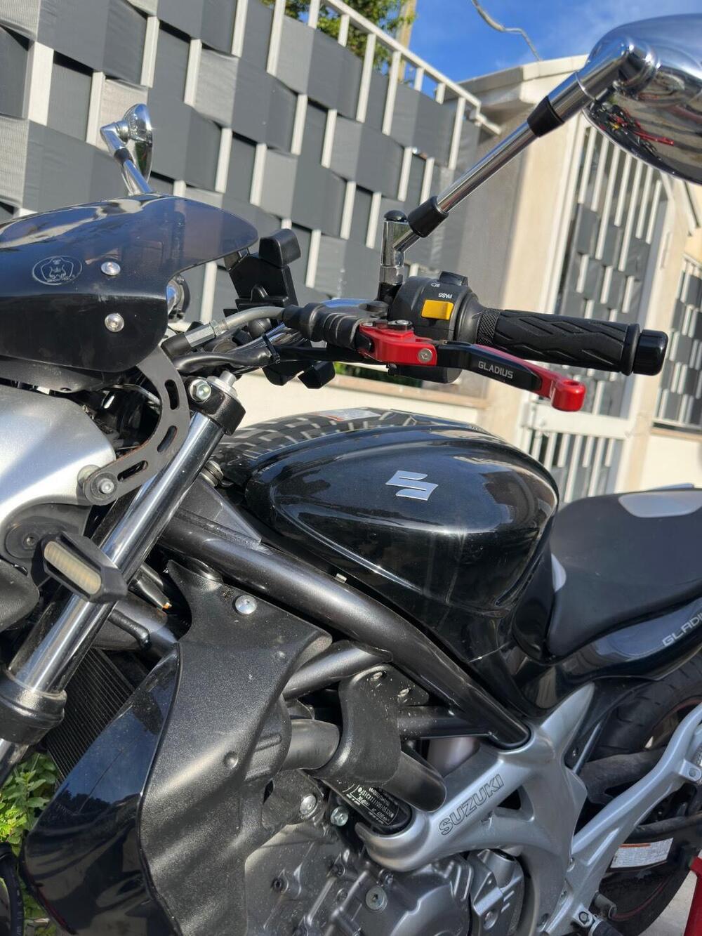 Suzuki Gladius 650 SFV (2009 - 15) (4)