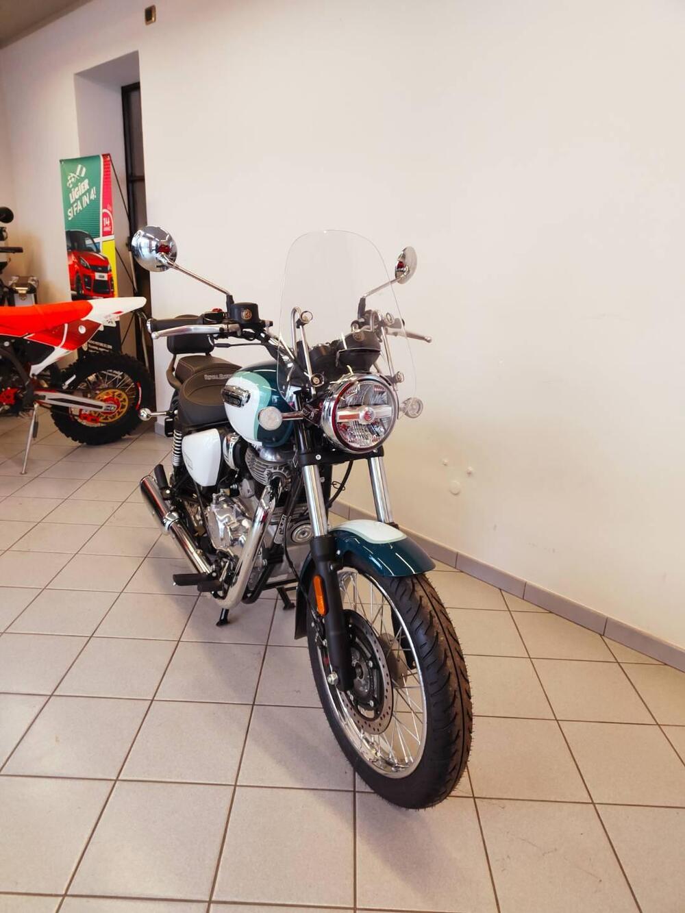 Royal Enfield Meteor 350 Aurora (2024 - 26) (7)