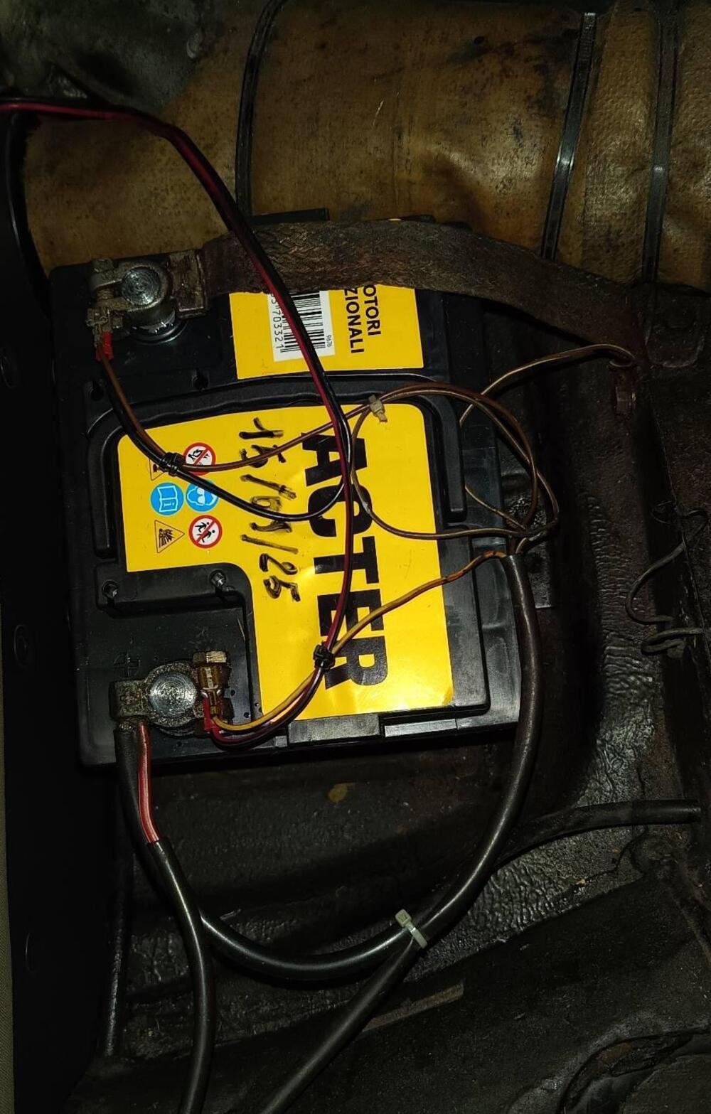 Volkswagen maggiolone cabrio  d'epoca a Forlì-Cesena (16)