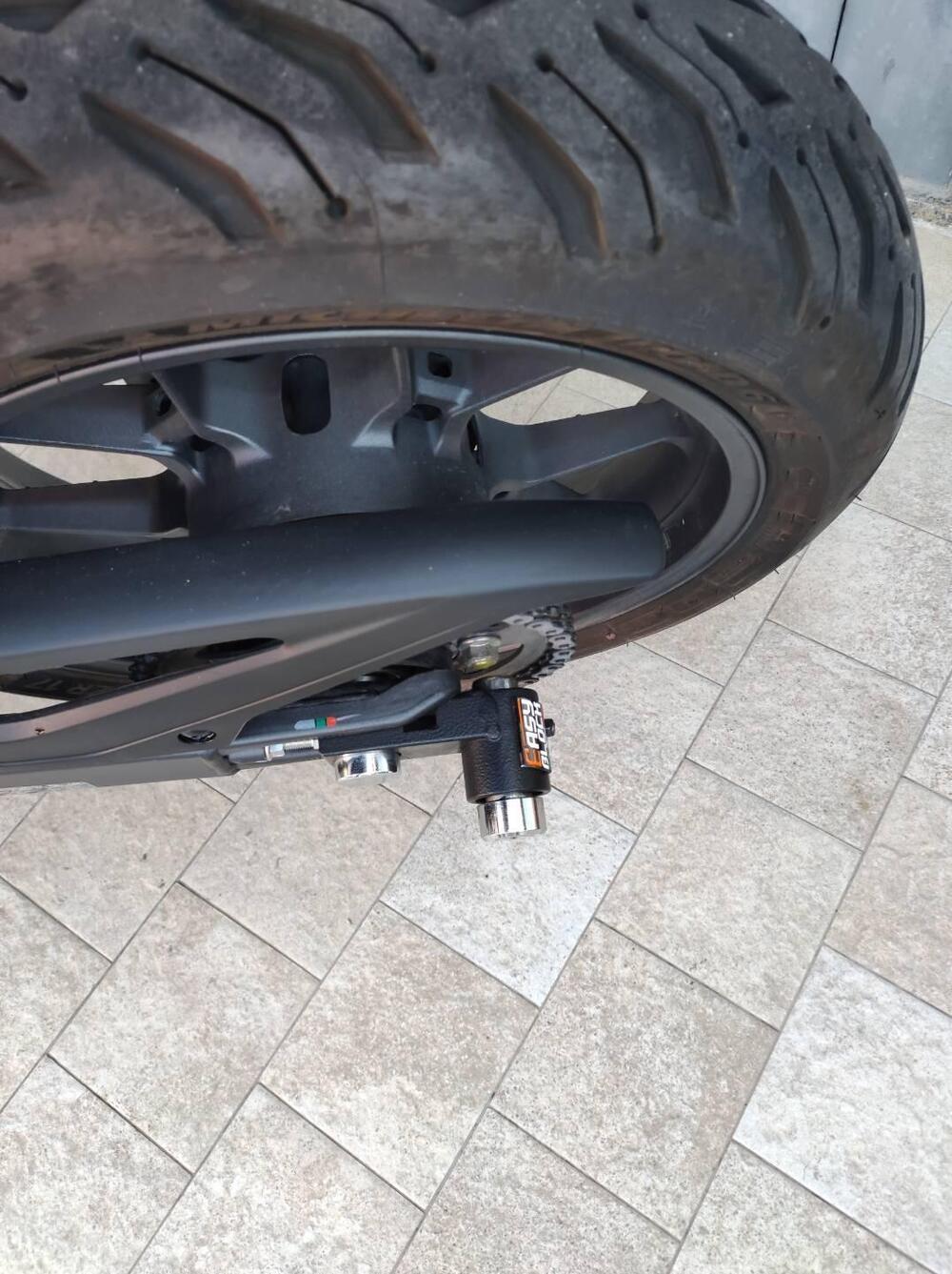 Honda CB 750 Hornet (2025) (4)