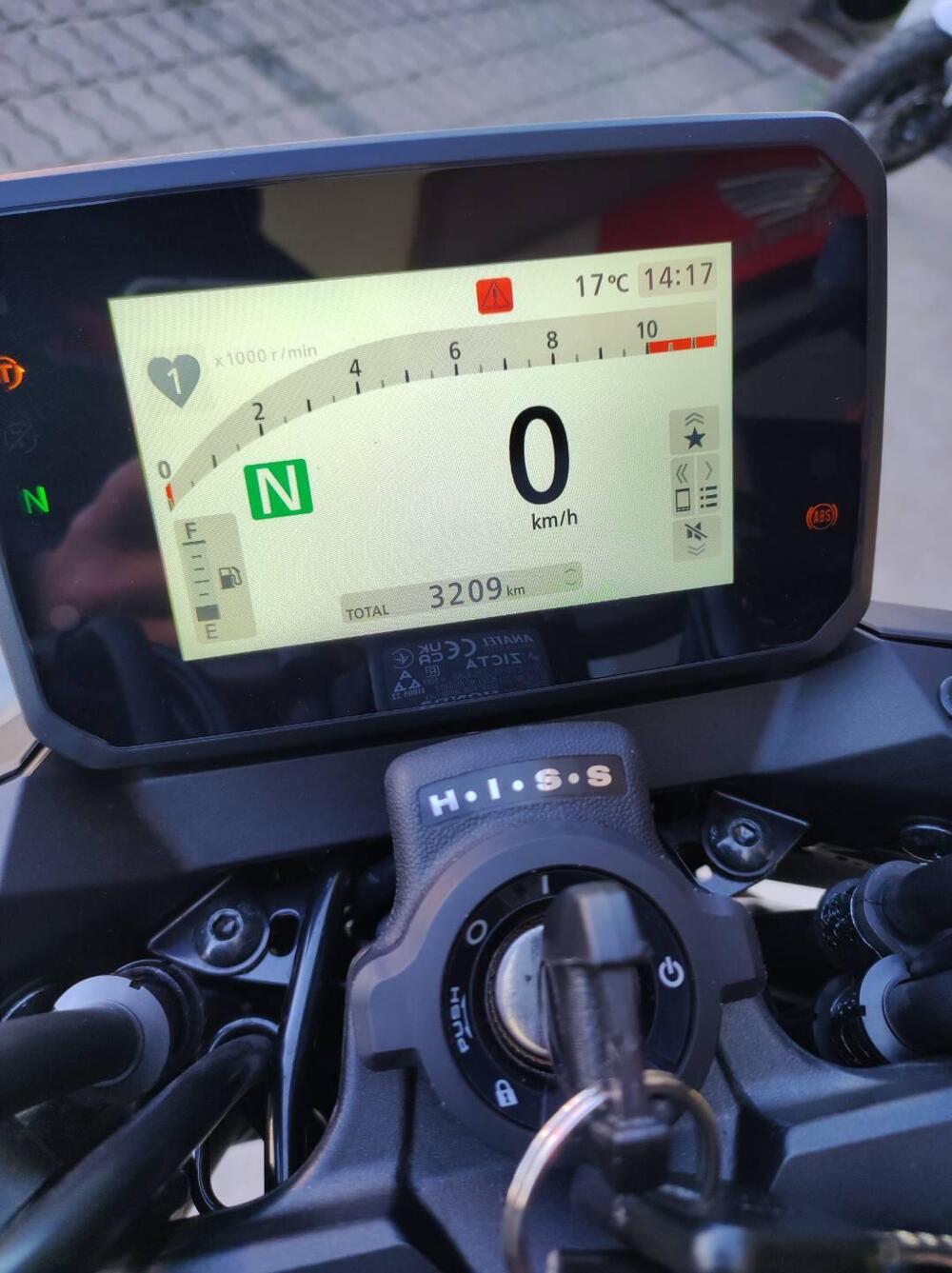 Honda CB 750 Hornet (2025) (6)