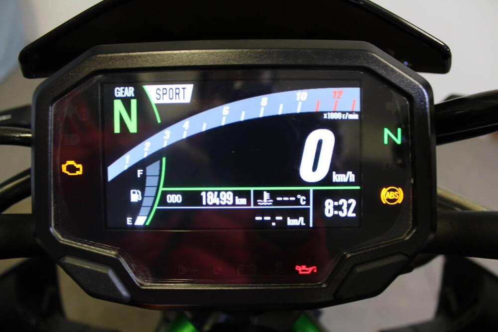 Kawasaki Z 900 SE (2022 - 24) (3)