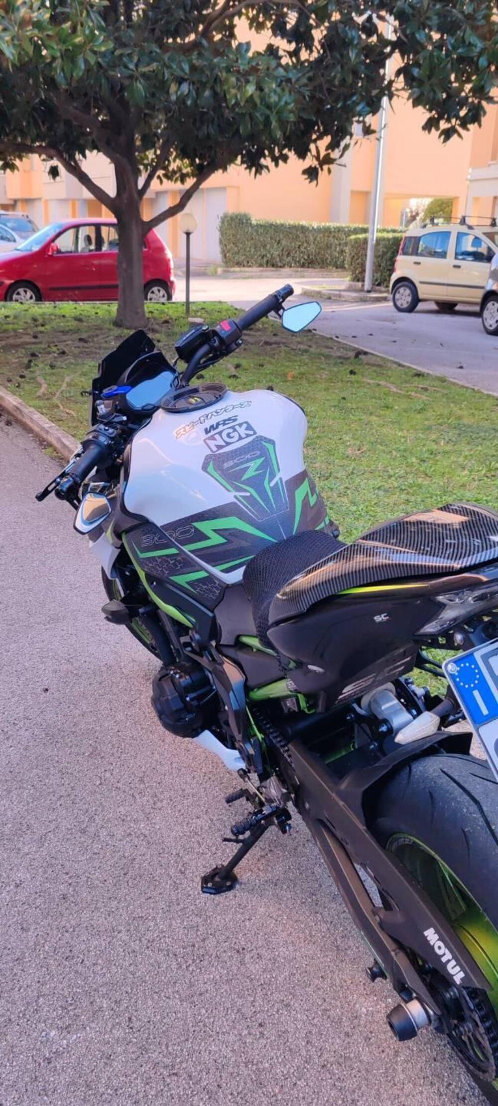 Kawasaki Z 900 (2021 - 24) (3)