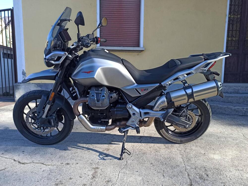 Moto Guzzi V85 TT (2024 - 26) (2)