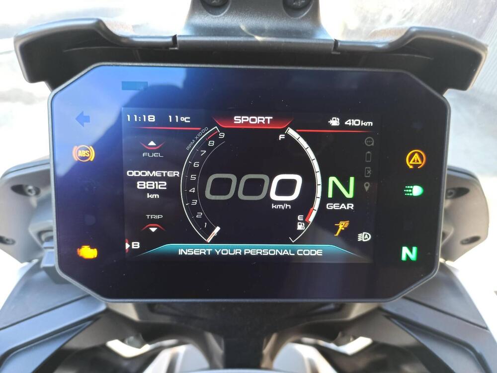 Moto Guzzi V85 TT (2024 - 26) (5)