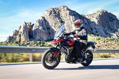 Triumph Tiger 900 GT Pro, la videoscheda tecnica: tutto quello che c'&egrave; da sapere [VIDEO]