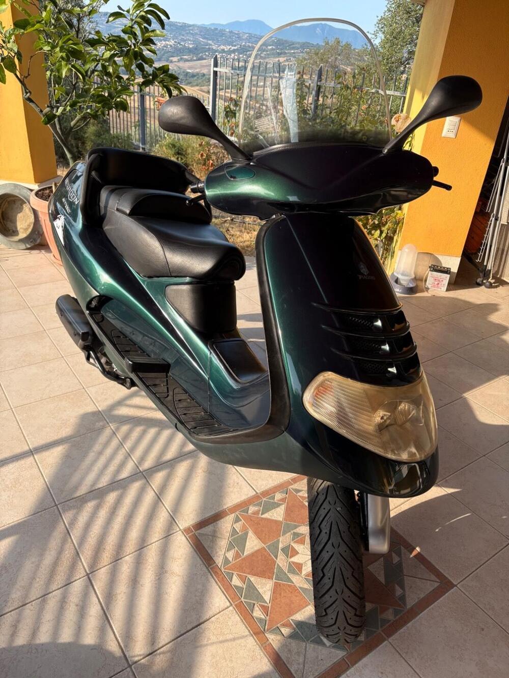 Piaggio Hexagon 250 GT (2)