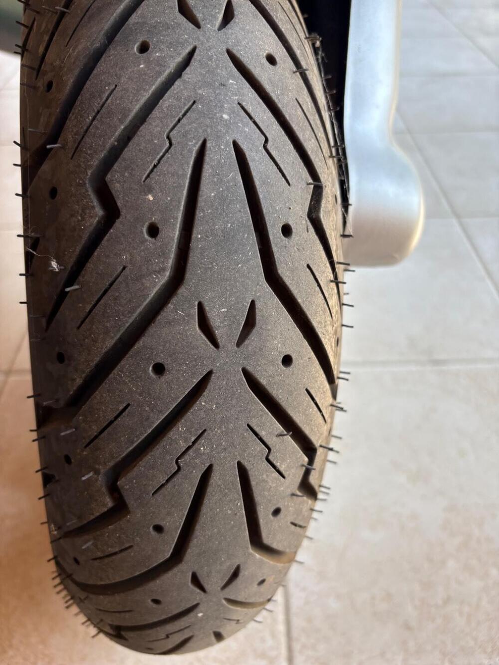 Piaggio Hexagon 250 GT (3)