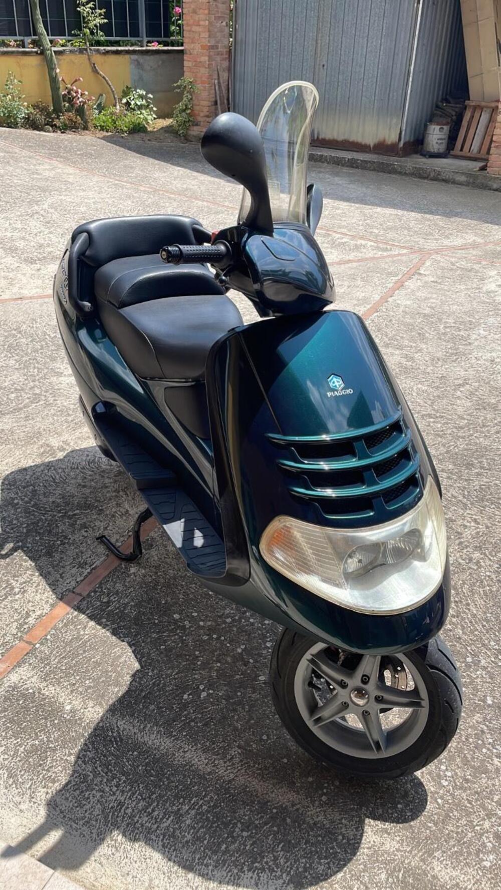 Piaggio Hexagon 250 GT (6)