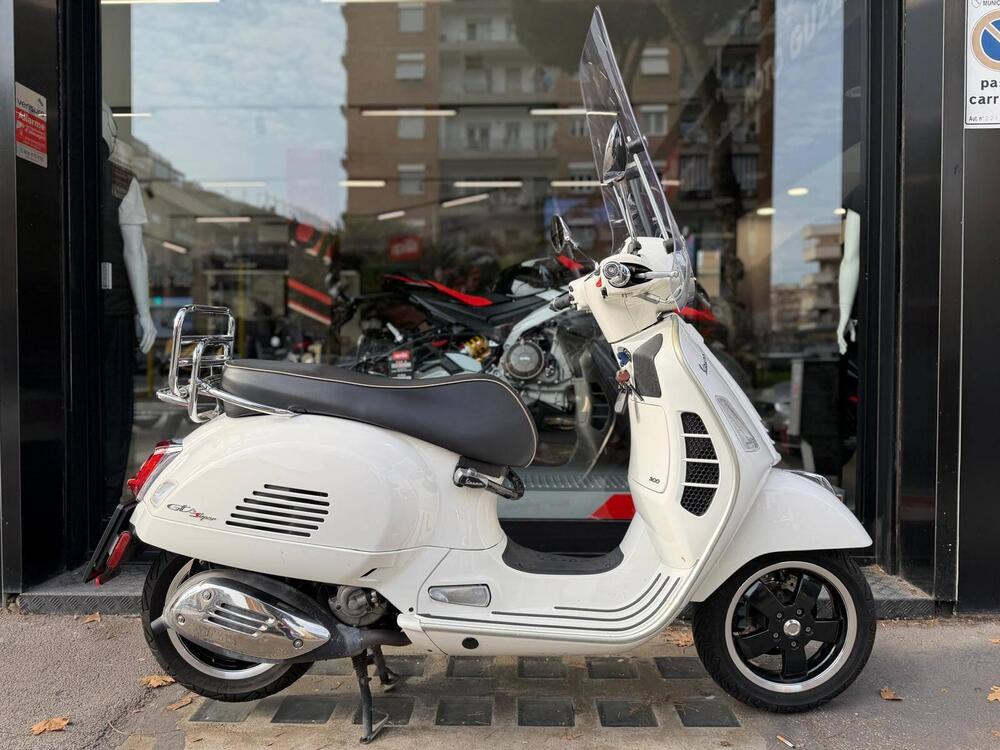 Vespa GTS 300 Hpe (2019)