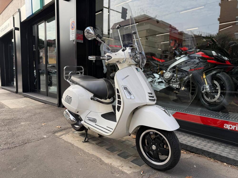 Vespa GTS 300 Hpe (2019) (2)
