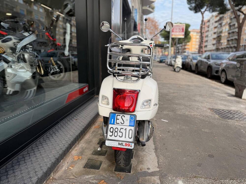 Vespa GTS 300 Hpe (2019) (4)