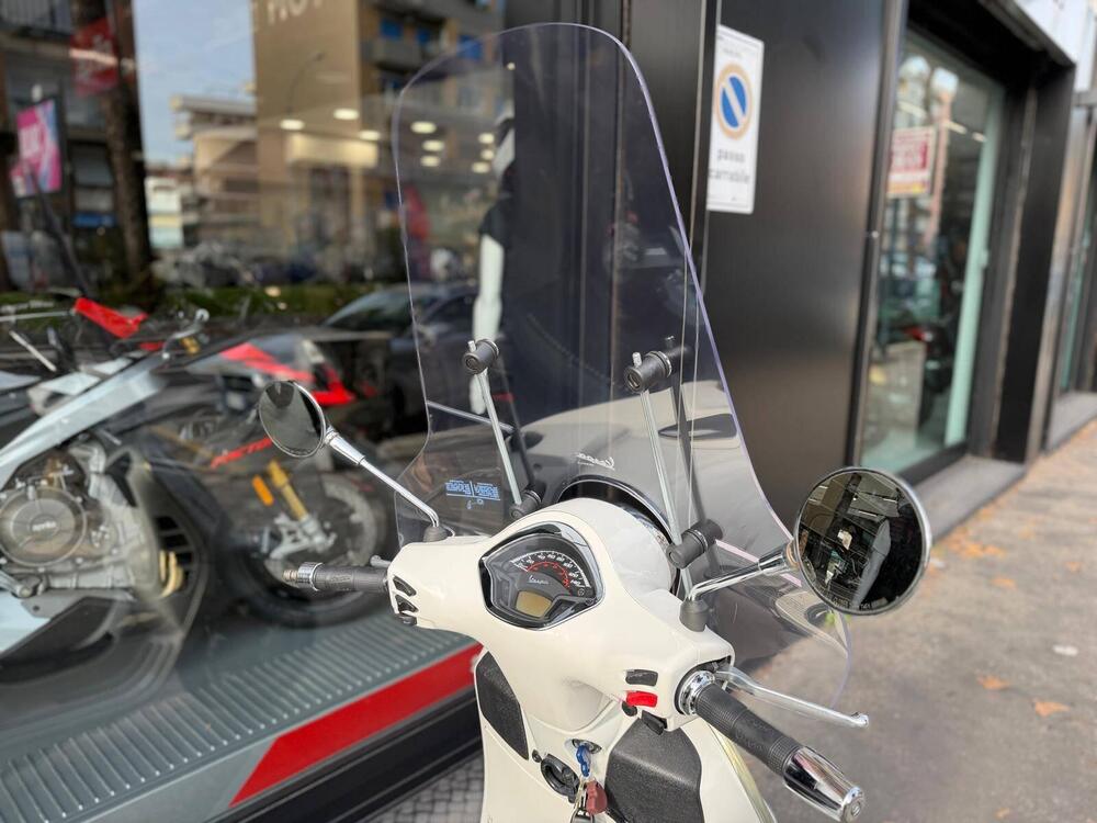 Vespa GTS 300 Hpe (2019) (5)