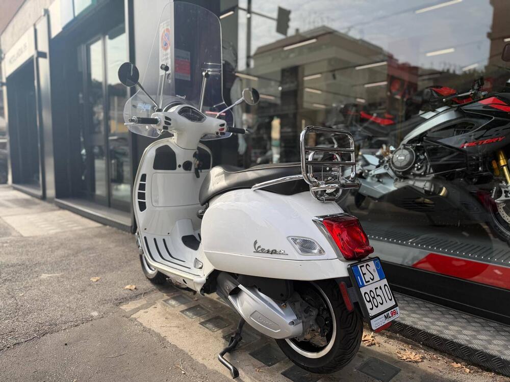 Vespa GTS 300 Hpe (2019) (9)