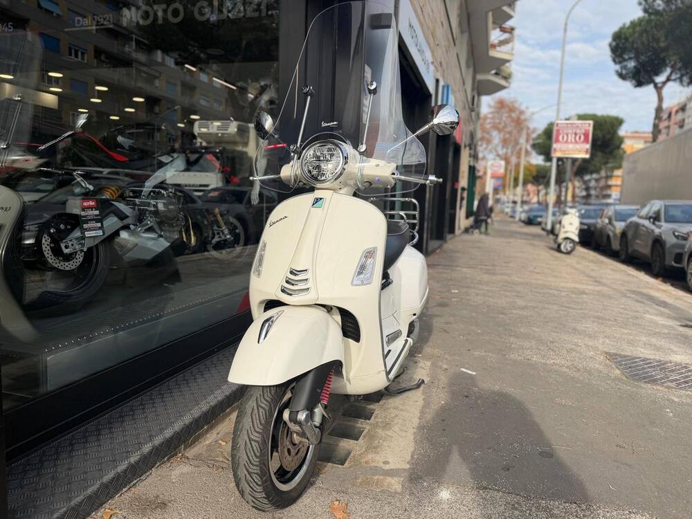 Vespa GTS 300 Hpe (2019) (11)