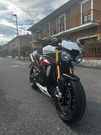 Triumph Speed Triple 1050 R ABS (2016 - 17) usata