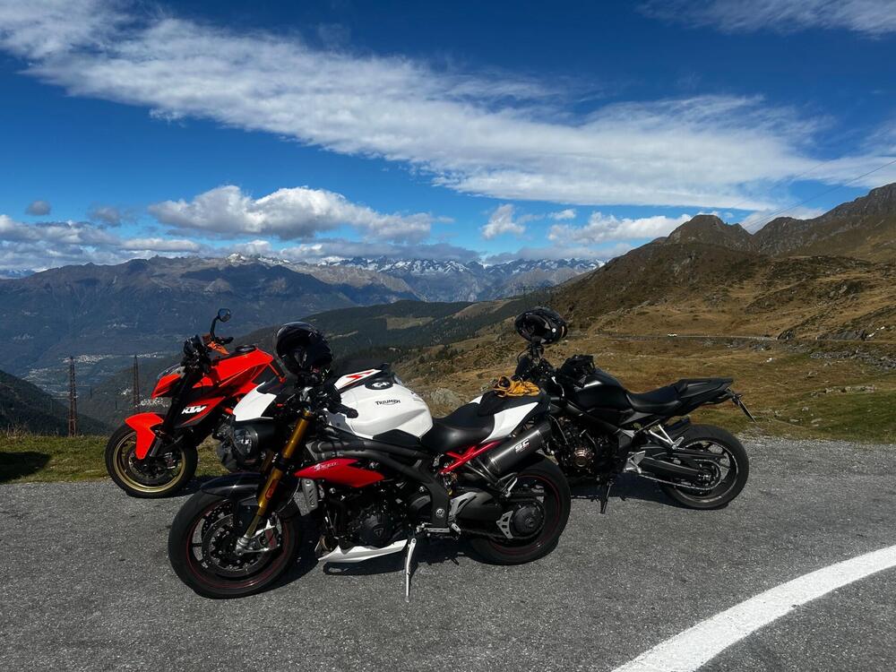 Triumph Speed Triple 1050 R ABS (2016 - 17) (3)