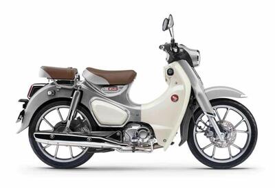 Honda Super Cub C125 2026: una nuova livrea bicolore per una icona eterna
