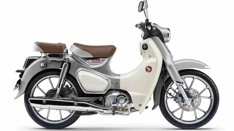 Honda Super Cub C125 2026: una nuova livrea bicolore per una icona eterna