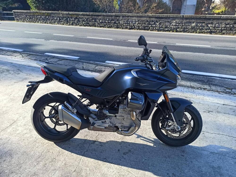 Moto Guzzi V100 Mandello (2025 - 26)