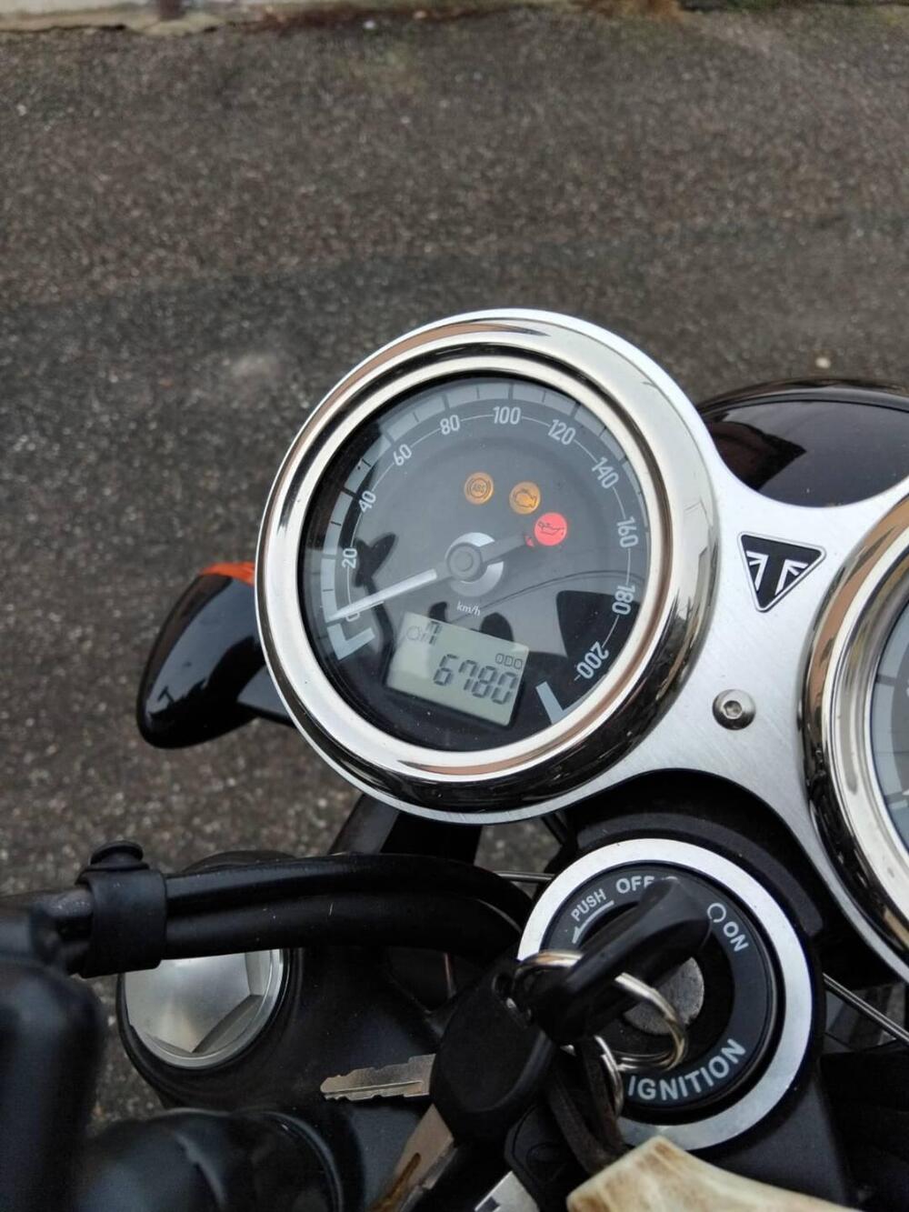 Triumph Bonneville T120 Black Stealth Edition (2024) (5)