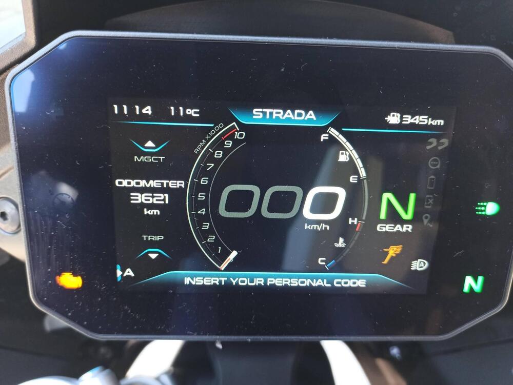 Moto Guzzi V100 Mandello (2025 - 26) (5)