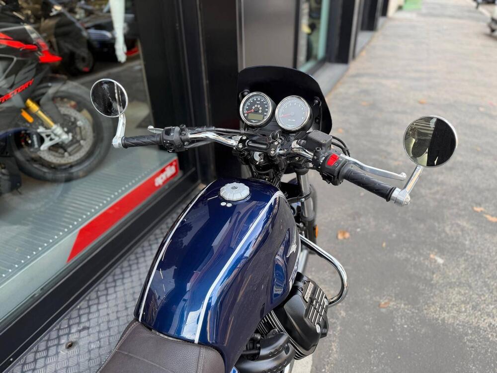 Moto Guzzi V7 Special (2021 - 24) (6)