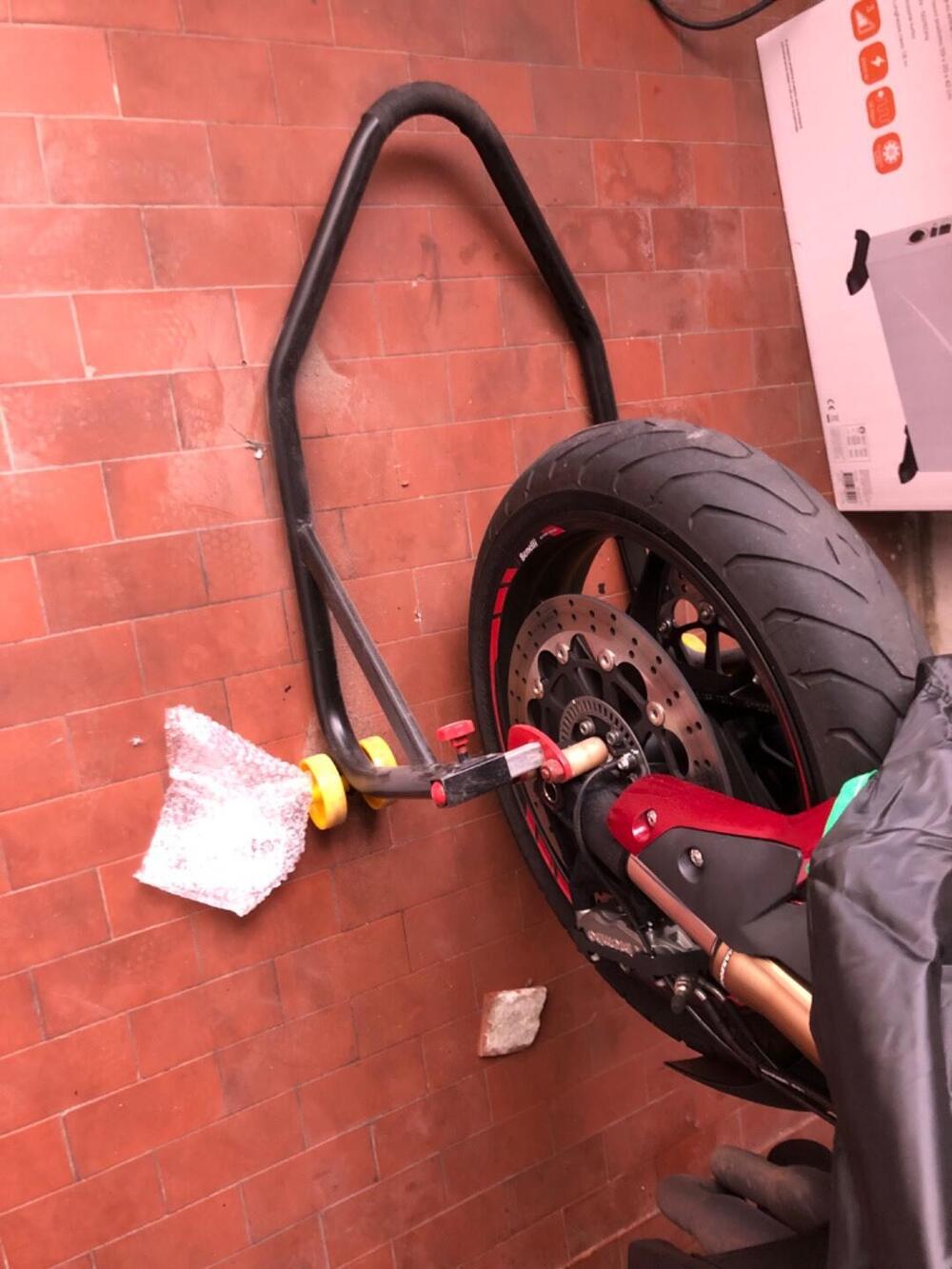 Benelli 752 S (2019 - 20) (3)