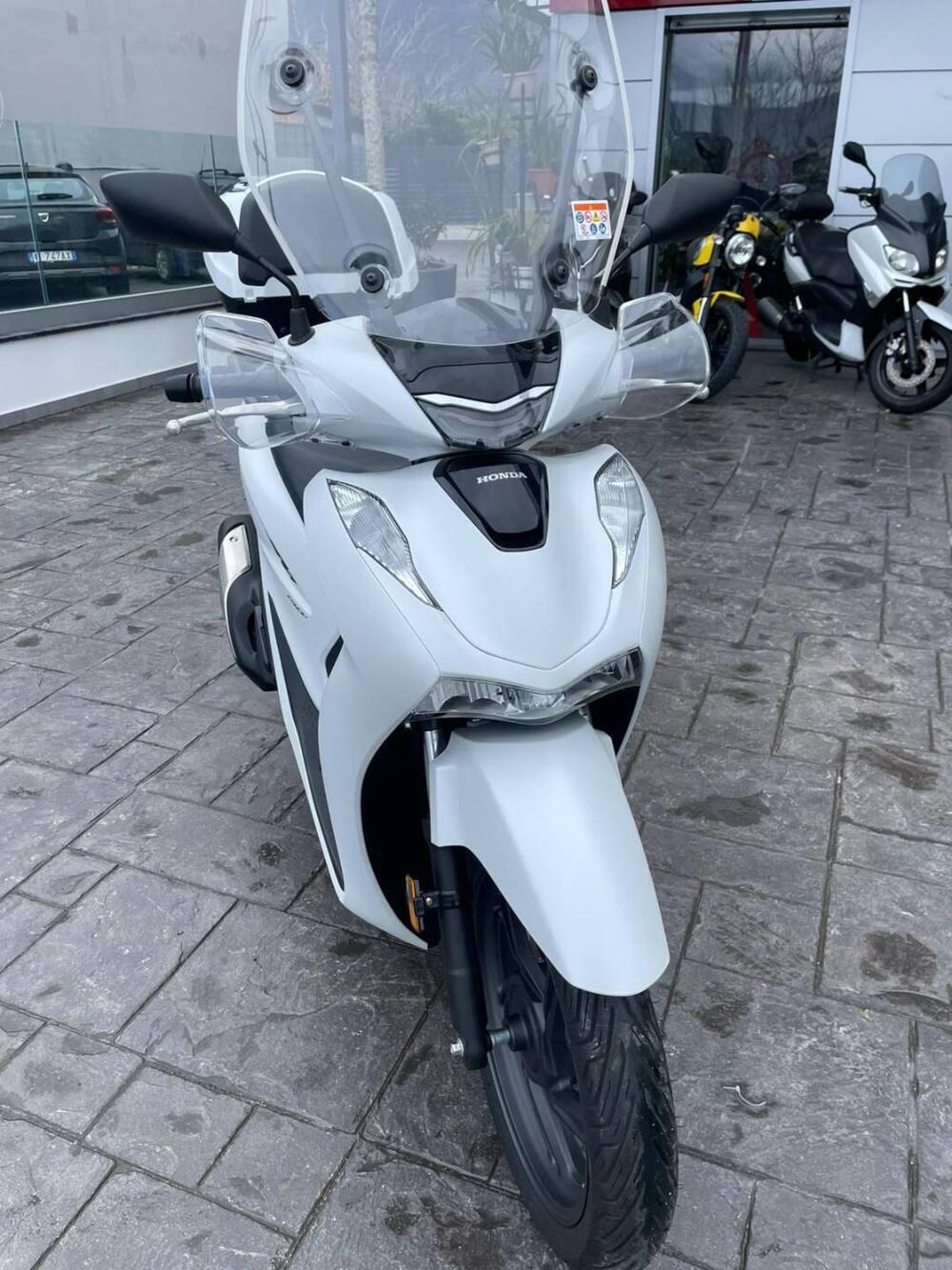 Honda SH 150i (2024 - 25) (6)