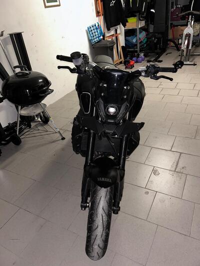 Yamaha MT-09 (2021 - 23) usata