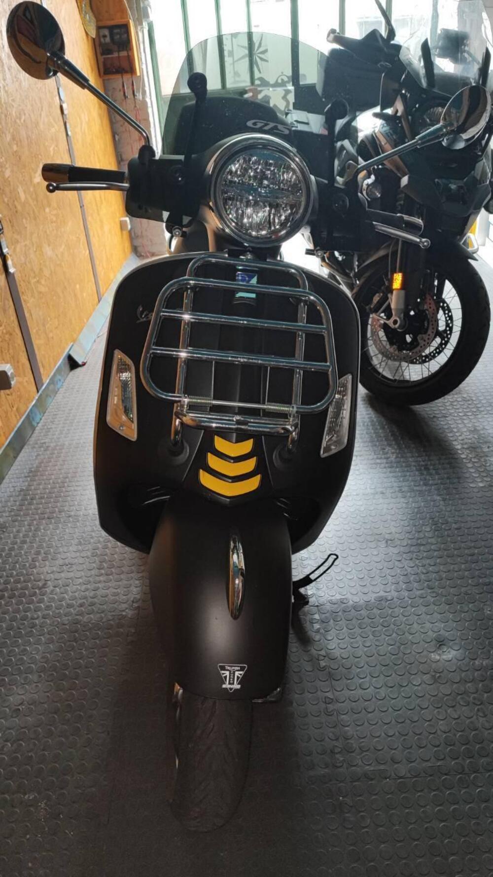 Vespa GTS 300 Supertech Hpe (2021 - 22) (4)