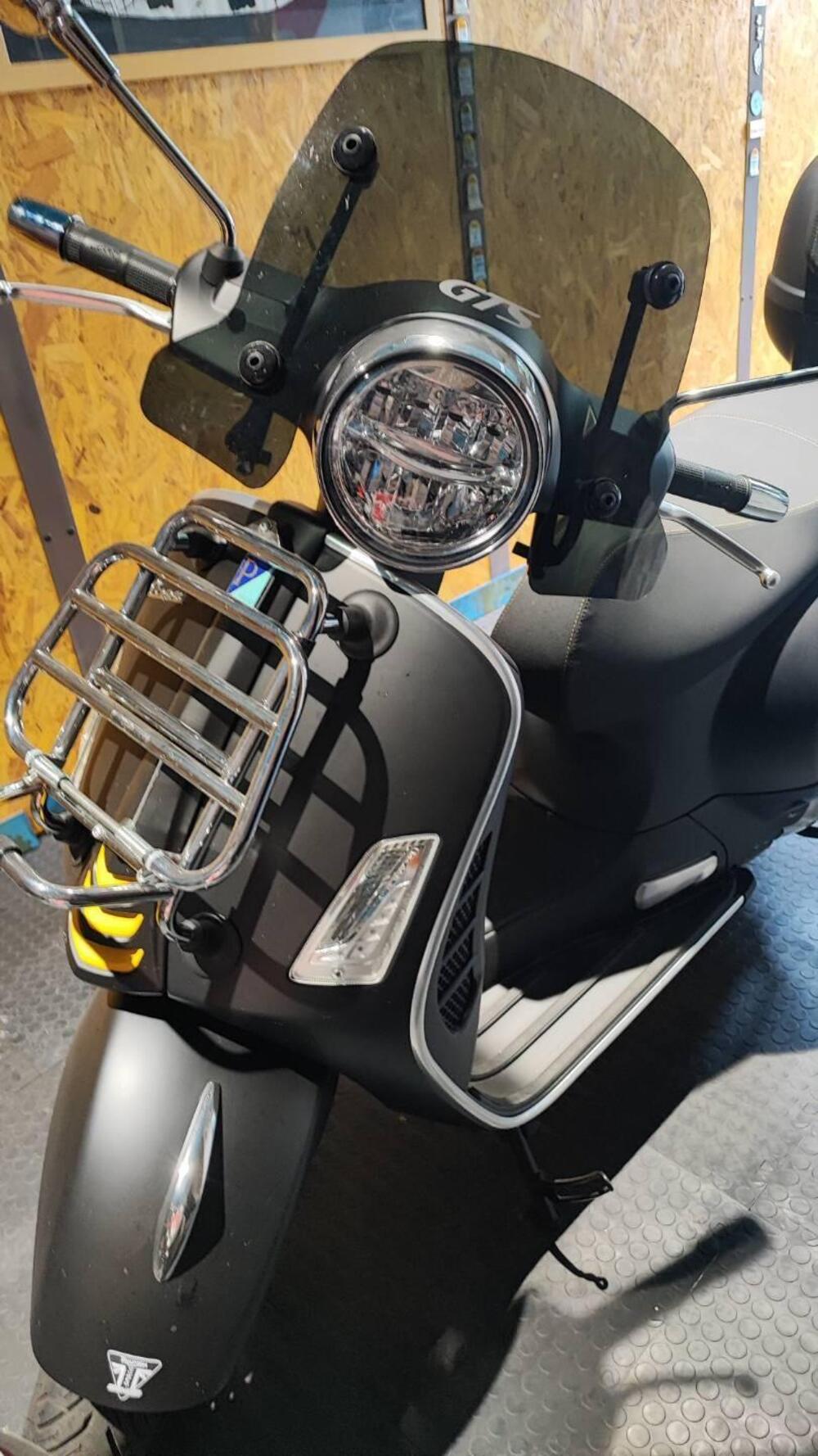 Vespa GTS 300 Supertech Hpe (2021 - 22) (6)