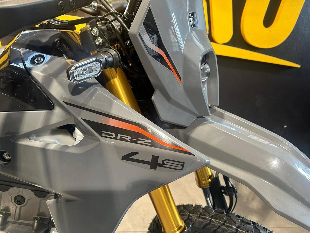 Suzuki DR-Z4S (2025 - 26) (5)
