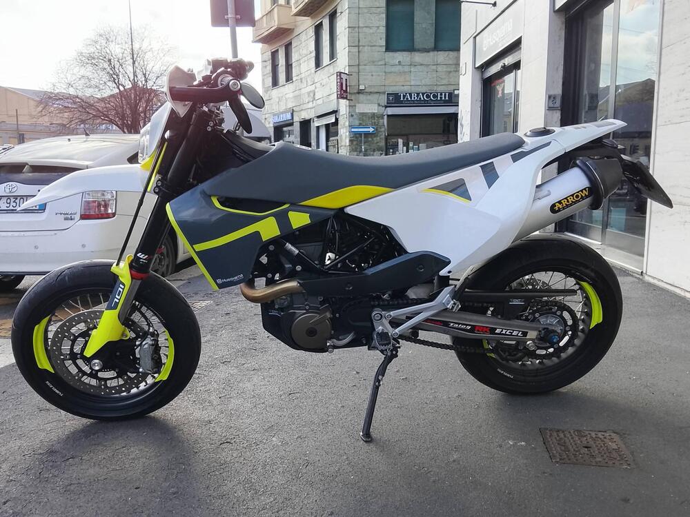 Husqvarna 701 Supermoto (2022)