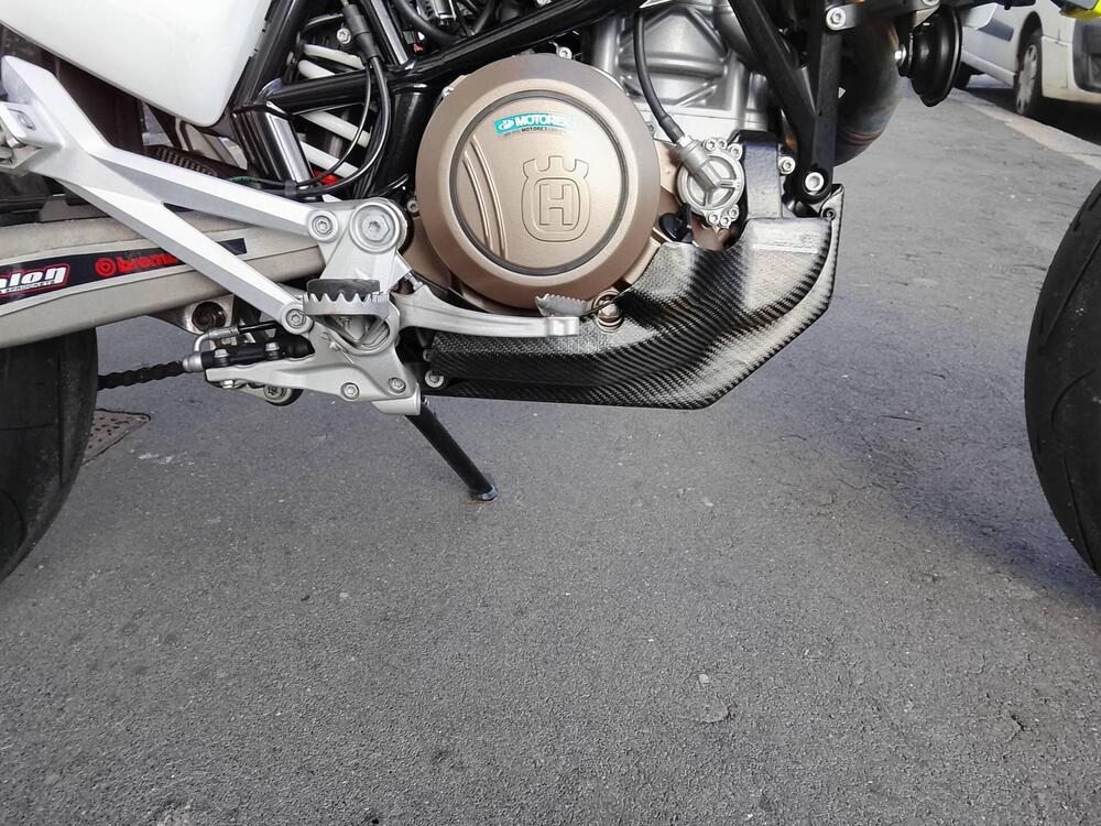 Husqvarna 701 Supermoto (2022) (3)