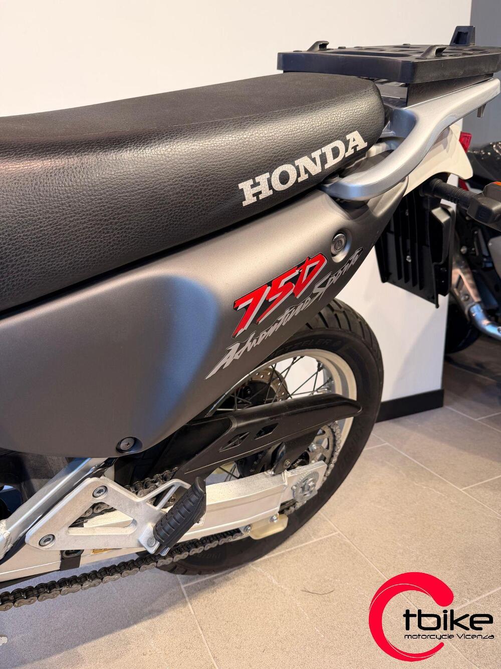 Honda Africa Twin XRV 750 (1996 - 02) (5)