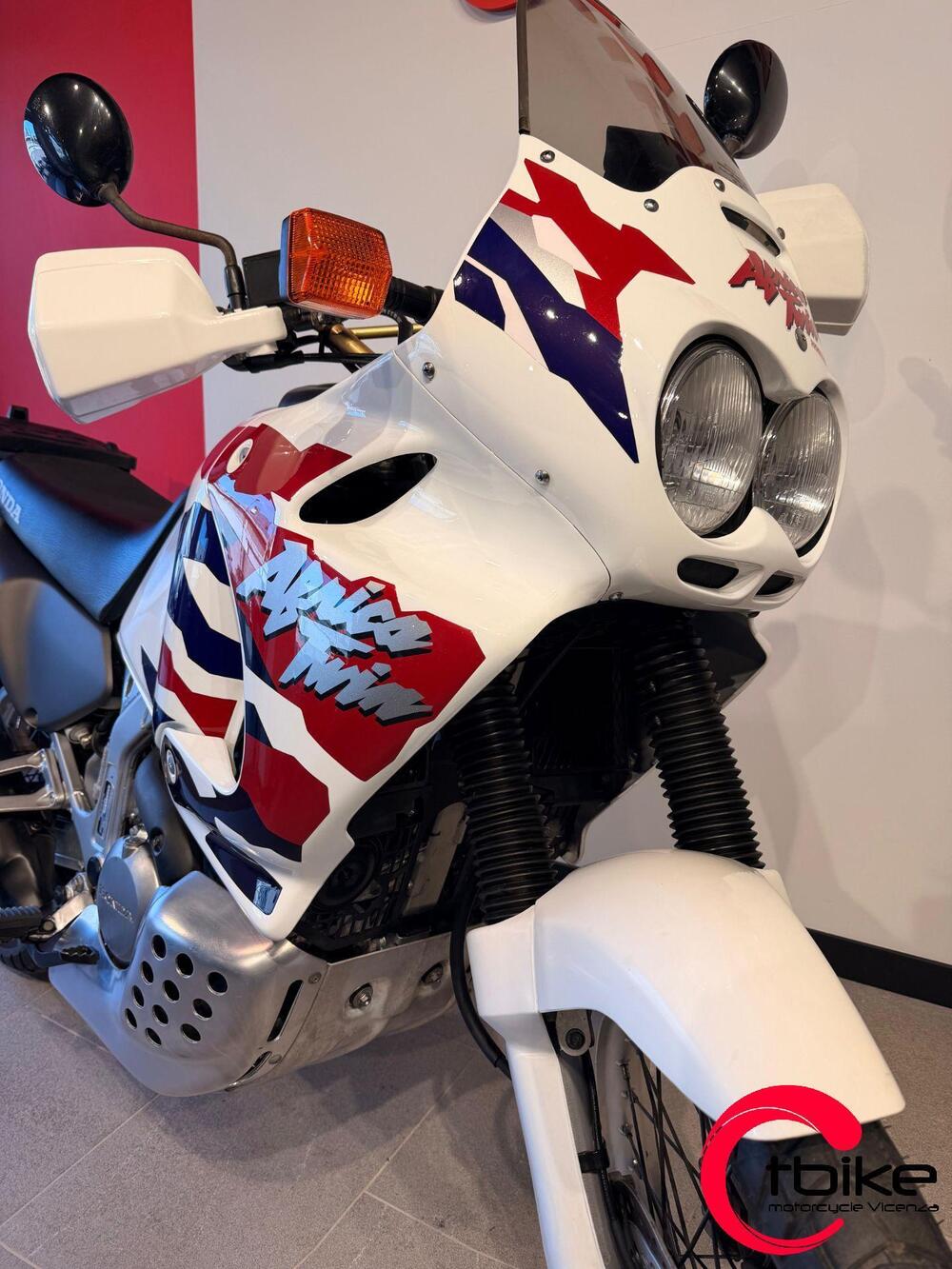 Honda Africa Twin XRV 750 (1996 - 02) (7)