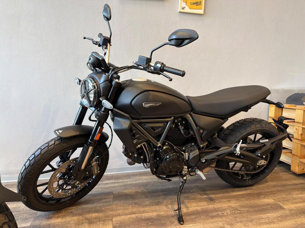 Ducati Scrambler 800 Icon Dark (2025 - 26) (2)