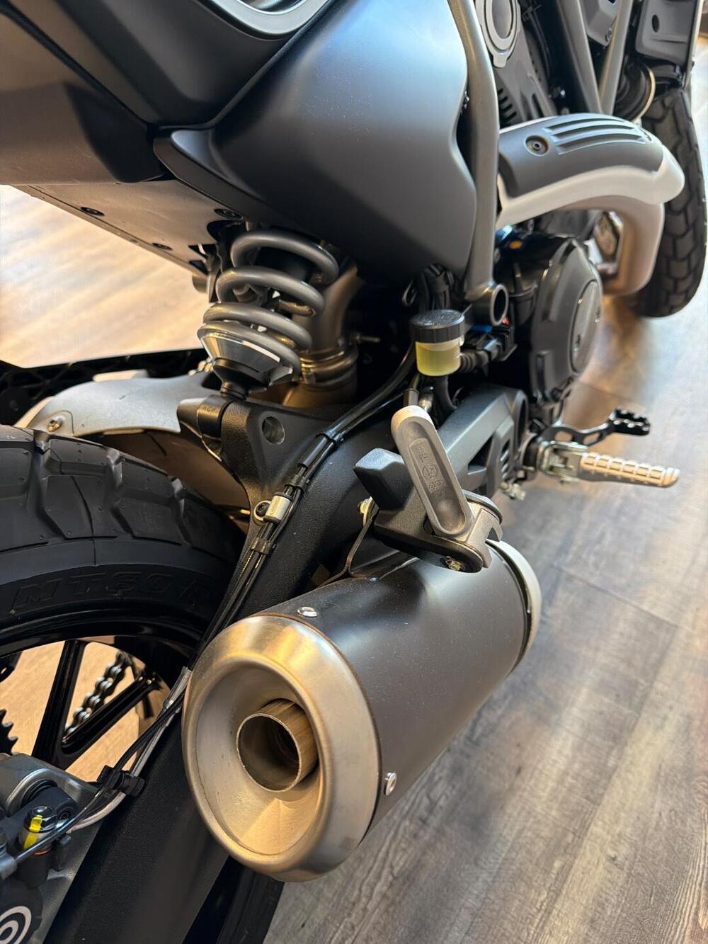 Ducati Scrambler 800 Icon Dark (2025 - 26) (9)