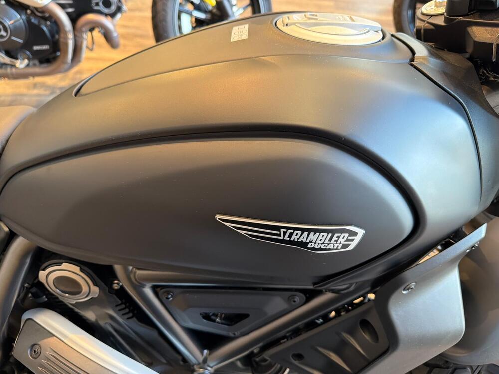Ducati Scrambler 800 Icon Dark (2025 - 26) (3)