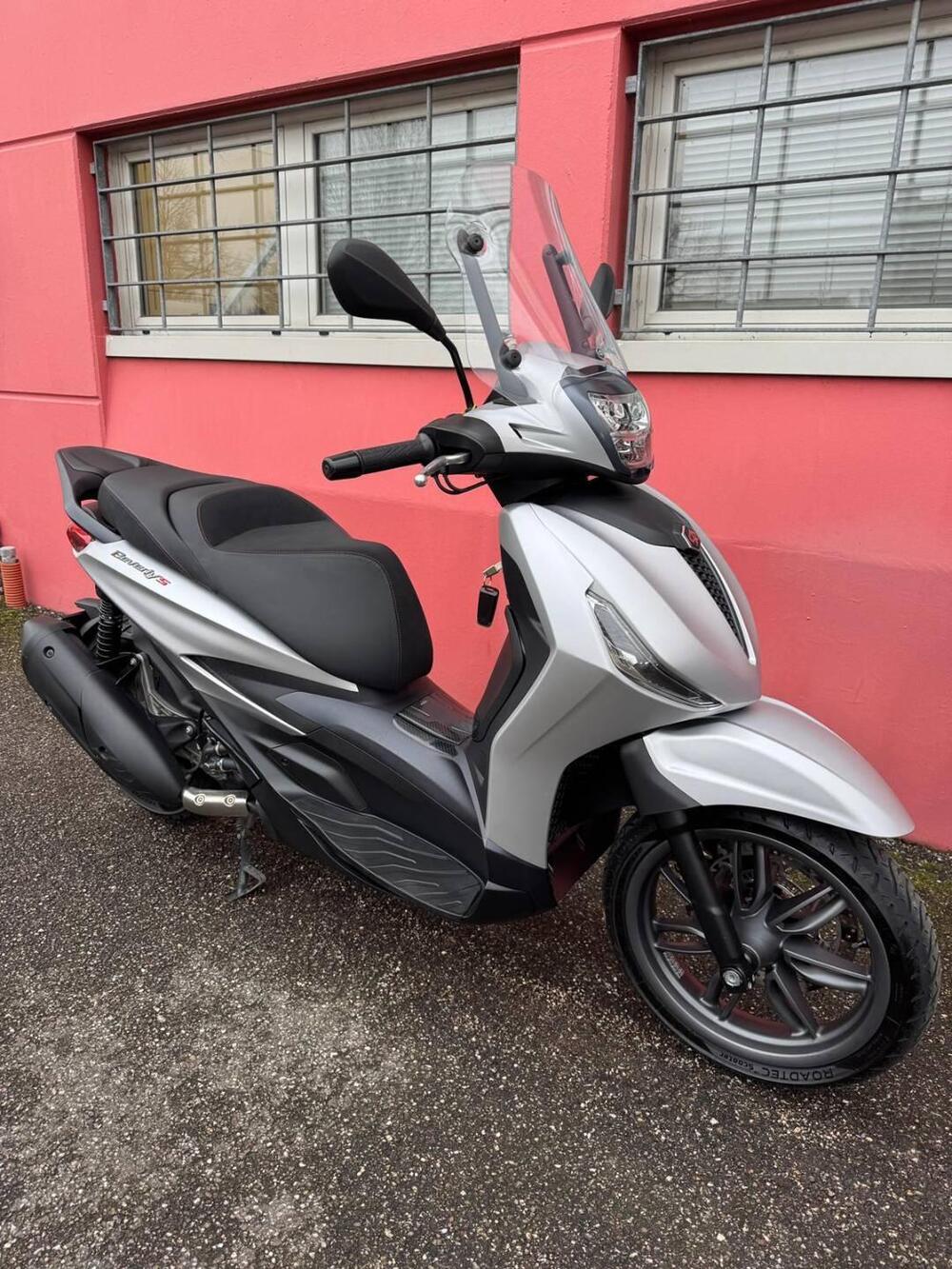 Piaggio Beverly 300 S ABS-ASR (2021 - 25) (2)