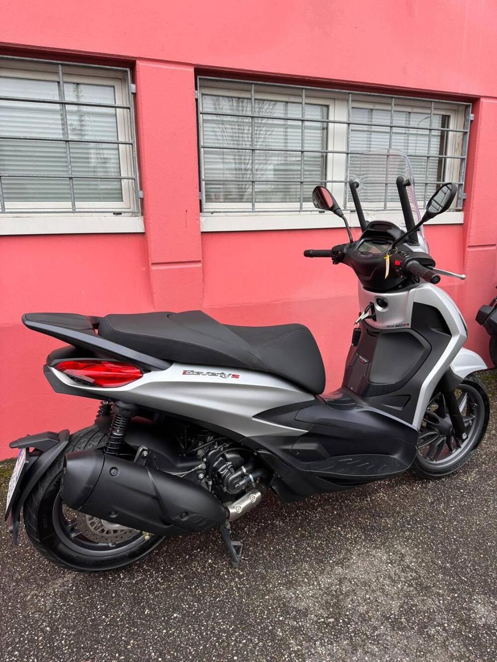 Piaggio Beverly 300 S ABS-ASR (2021 - 25) (5)
