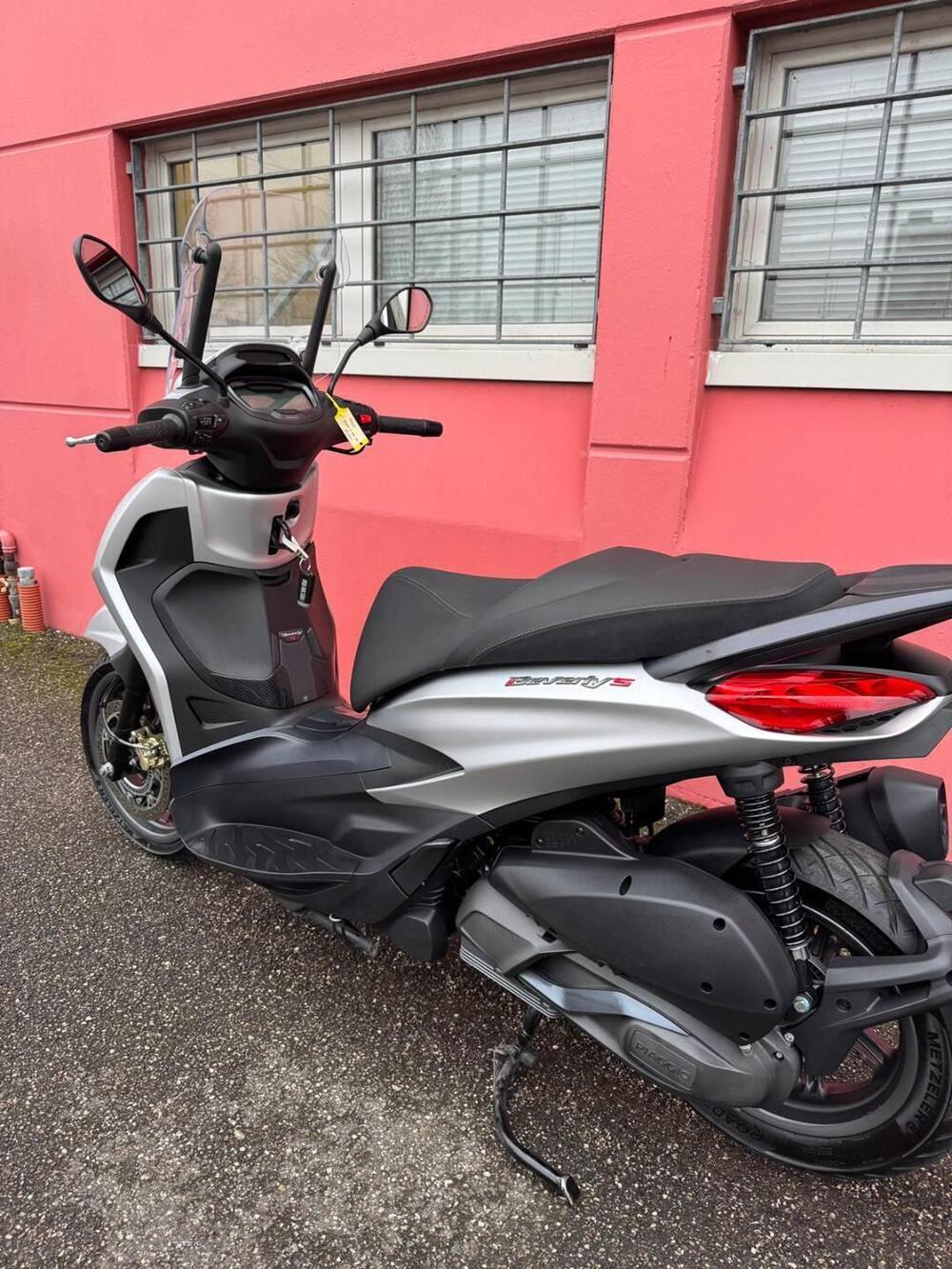 Piaggio Beverly 300 S ABS-ASR (2021 - 25) (9)