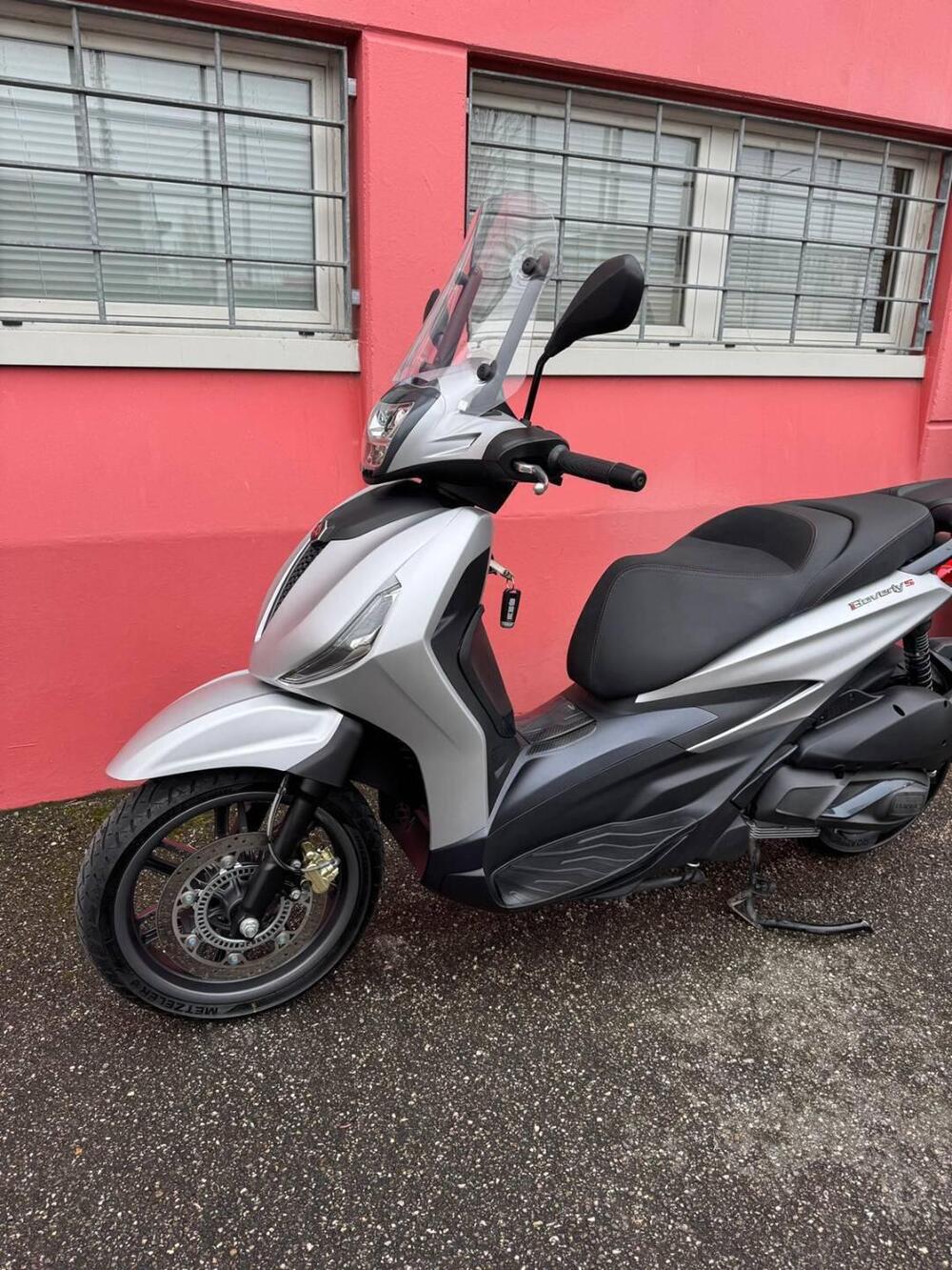 Piaggio Beverly 300 S ABS-ASR (2021 - 25) (11)
