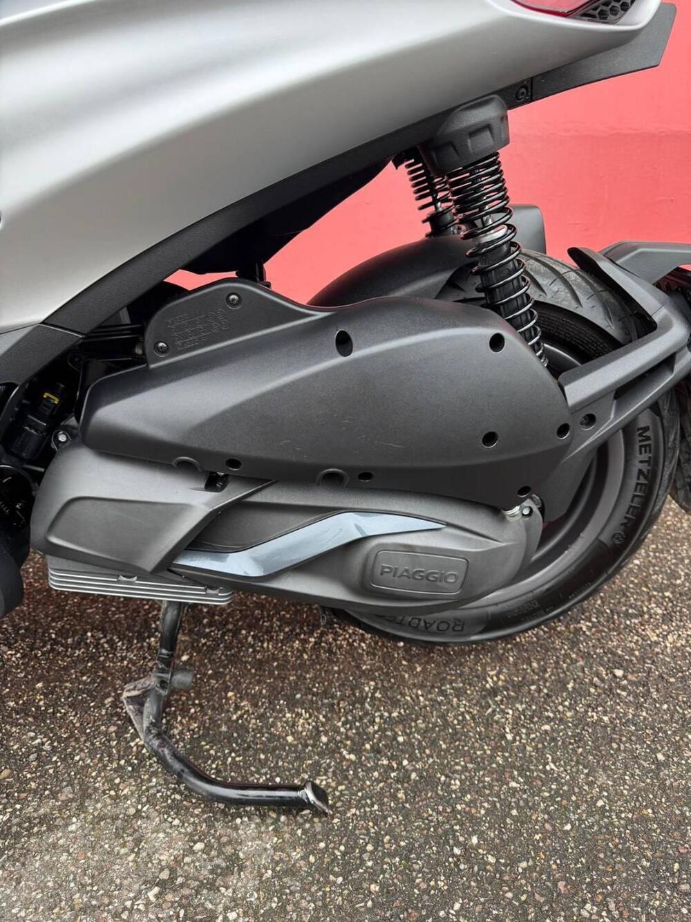 Piaggio Beverly 300 S ABS-ASR (2021 - 25) (14)