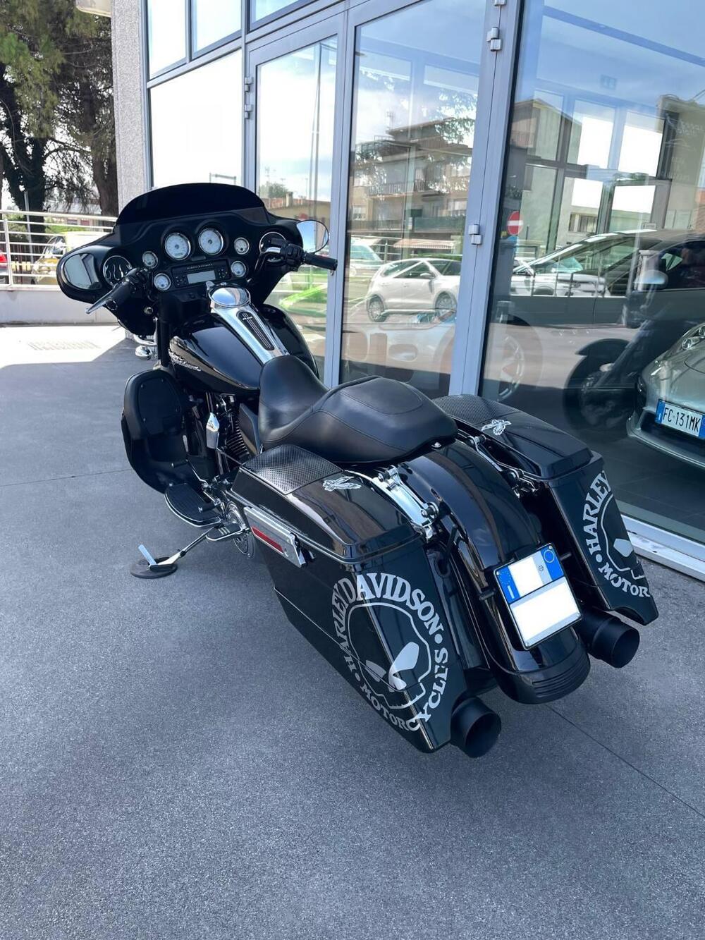 Harley-Davidson 1584 Street Glide (2008 - 10) - FLHX (3)